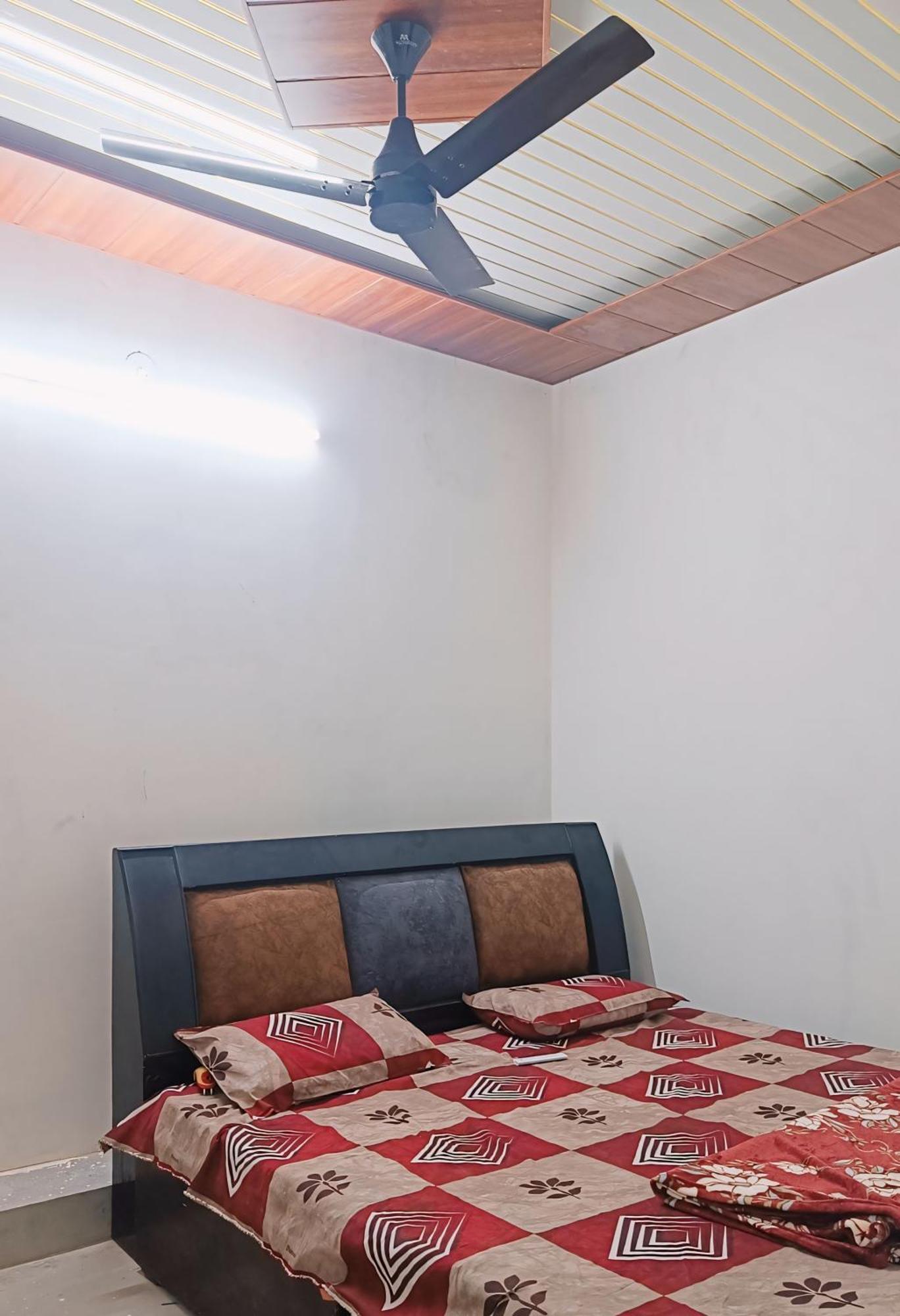 Keshav Narayan Home Stay Mathura Exterior photo