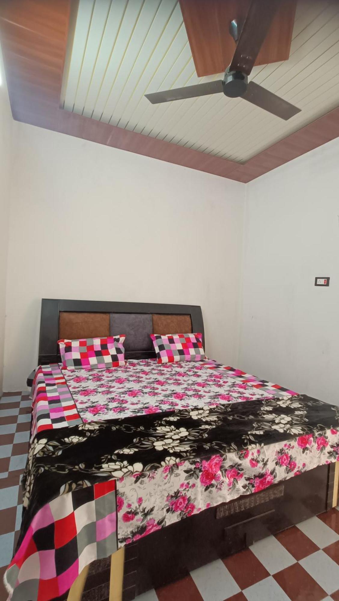 Keshav Narayan Home Stay Mathura Exterior photo
