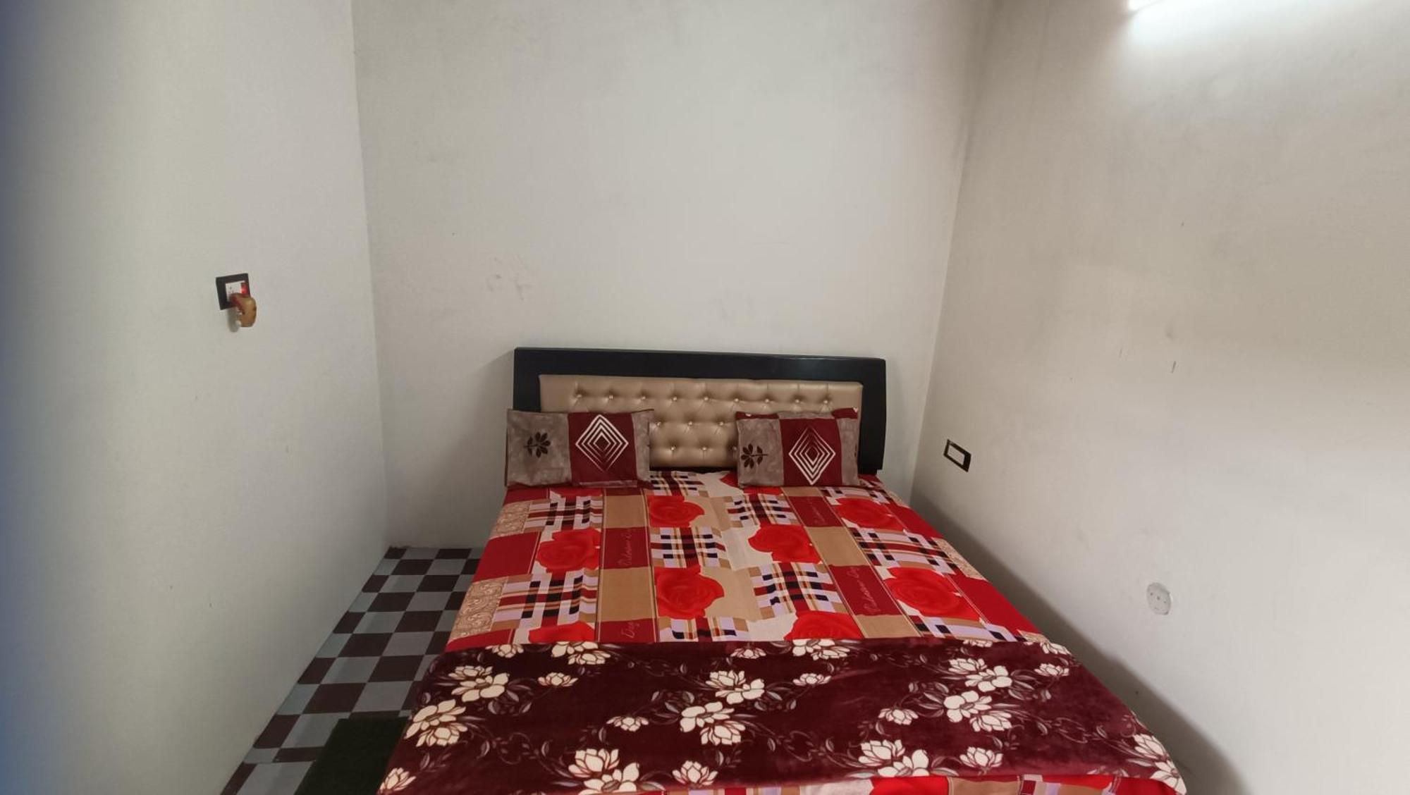 Keshav Narayan Home Stay Mathura Exterior photo
