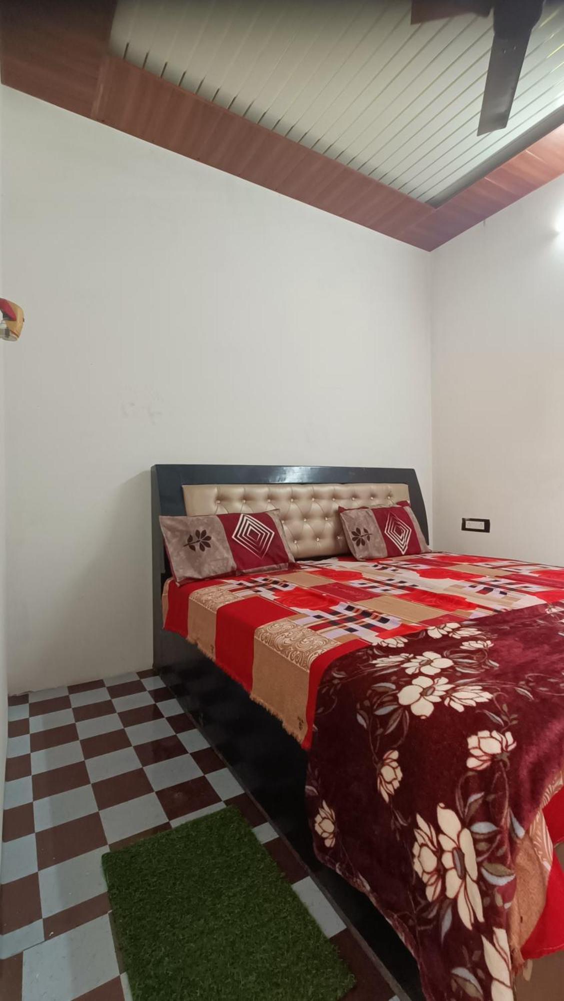 Keshav Narayan Home Stay Mathura Exterior photo